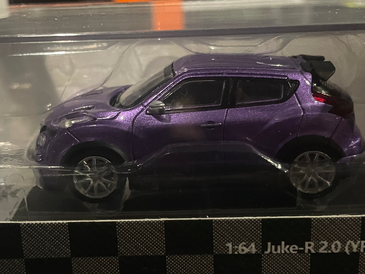 DCT - 1/64 JUKE-R 2.0 (YF15) 2015 diecast model - Purple