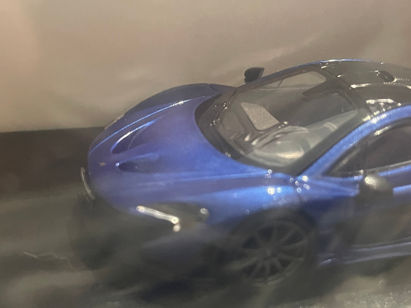 LCD - 1/64 McLaren P1 diecast model (McLaren officially authorized product) - metallic blue