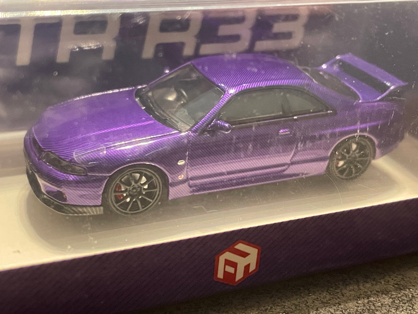 Focal Horizon FH - 1:64 Skyline R33 T-R GT-R 4th generation BCNR33 diecast model - Carbon purple