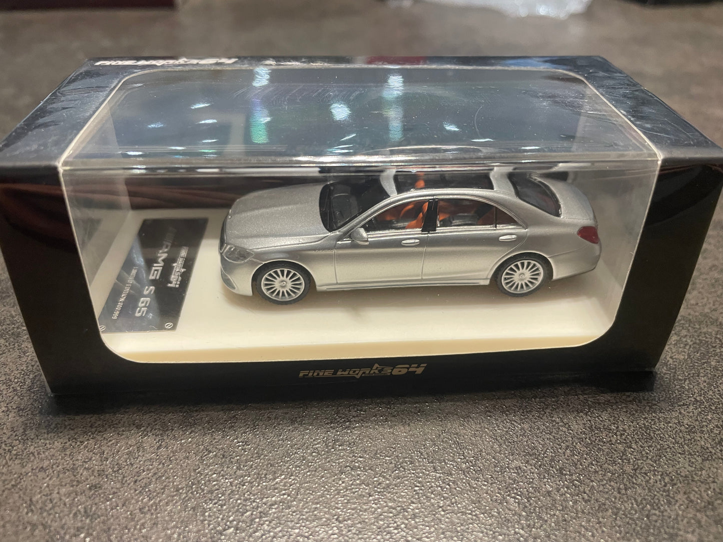 Fine Model - 1:64 Mercedes-Benz S65 W222 alloy car model - WHITE