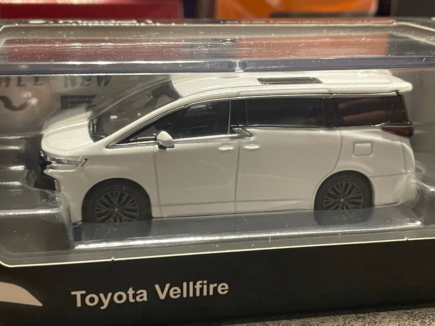 Model 1 - 1/64 Toyota Vellfire diecast model car - white:Toyota logo - RHD