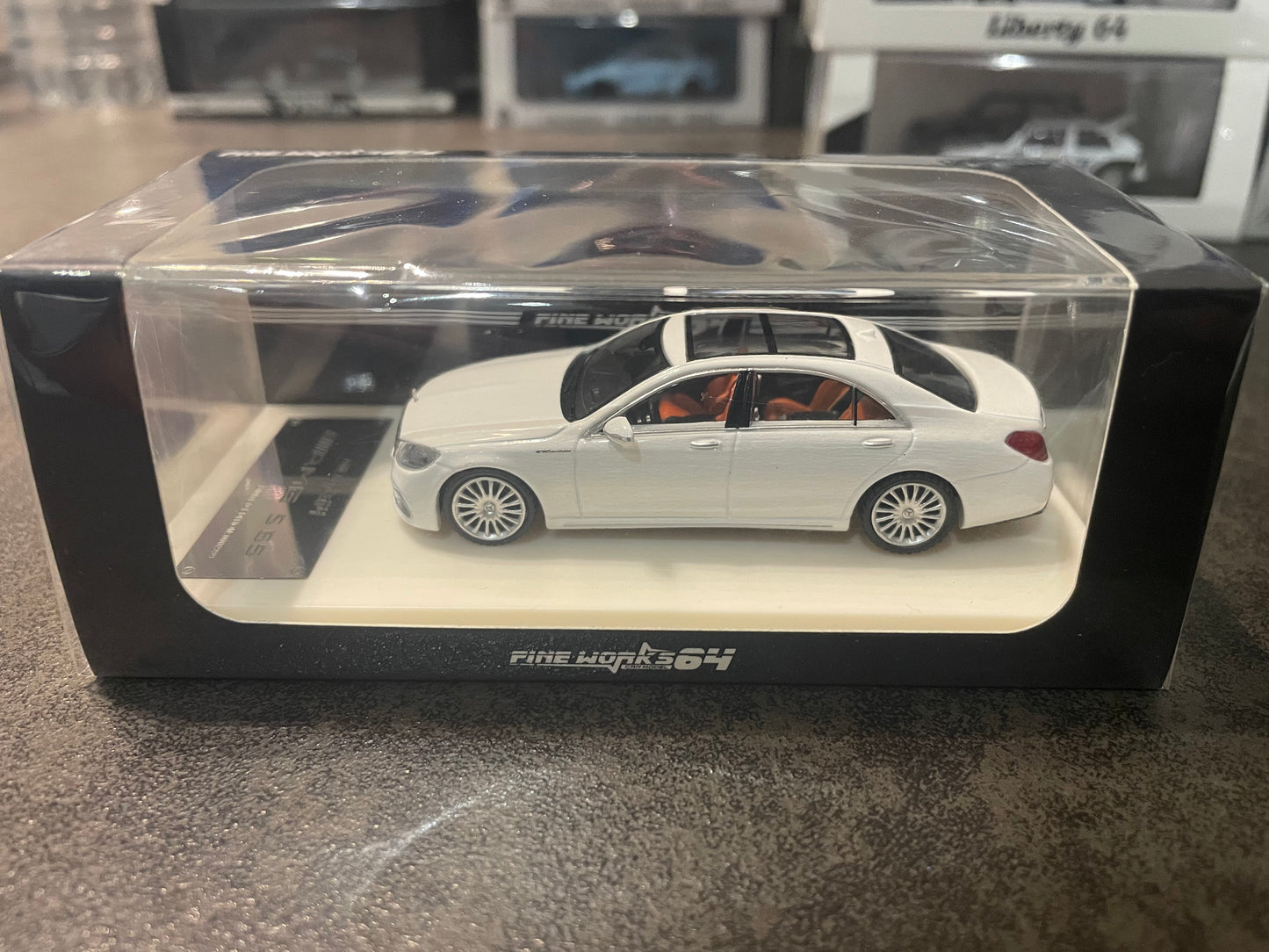 Fine Model - 1:64 Mercedes-Benz S65 W222 alloy car model - WHITE