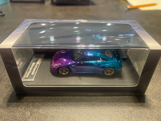 [ PRÉCOMMANDE ] Fuji - 1:64 Pandem GT-R R35，Rocket Bunny diecast model - Chrome Rose-Bleu