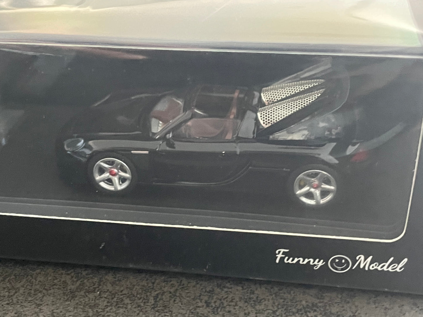 Funny Model - 1/64 Porsche Cerrera GT diecast model car - Pearl Black