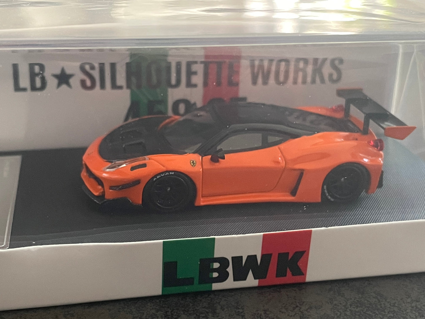 Star Model 1/64 - LB-Silhouette Works 458 GT diecast model - Orange Carbon Hood ordinary