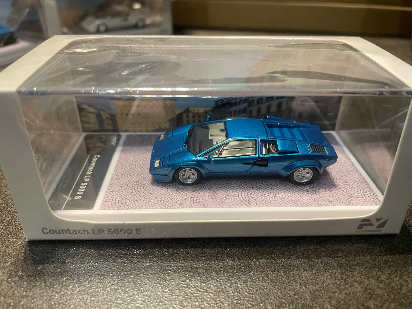 Finclasscially FY - 1/64 LAMBORGHINI Countach LP5000 QV - Blue without tail wing