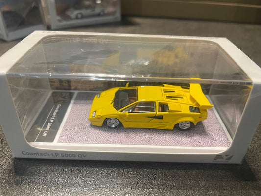 Finclasscially FY - 1/64 LAMBORGHINI Countach LP5000 QV - yellow