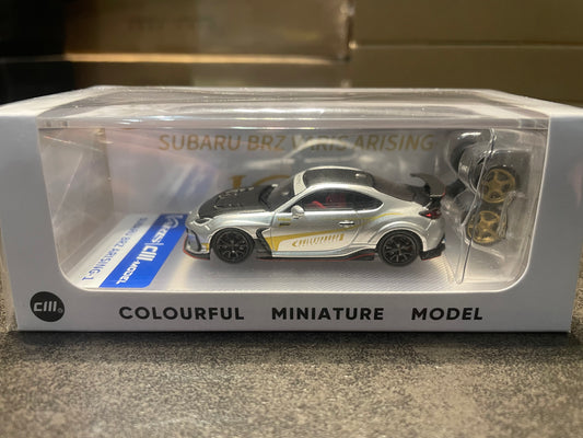 [PRÉCOMMANDE] MODÈLE CM 1/64 - 1.SUBARU BRZ Varis ARISING-1 argent/ CM64-BRZ-03