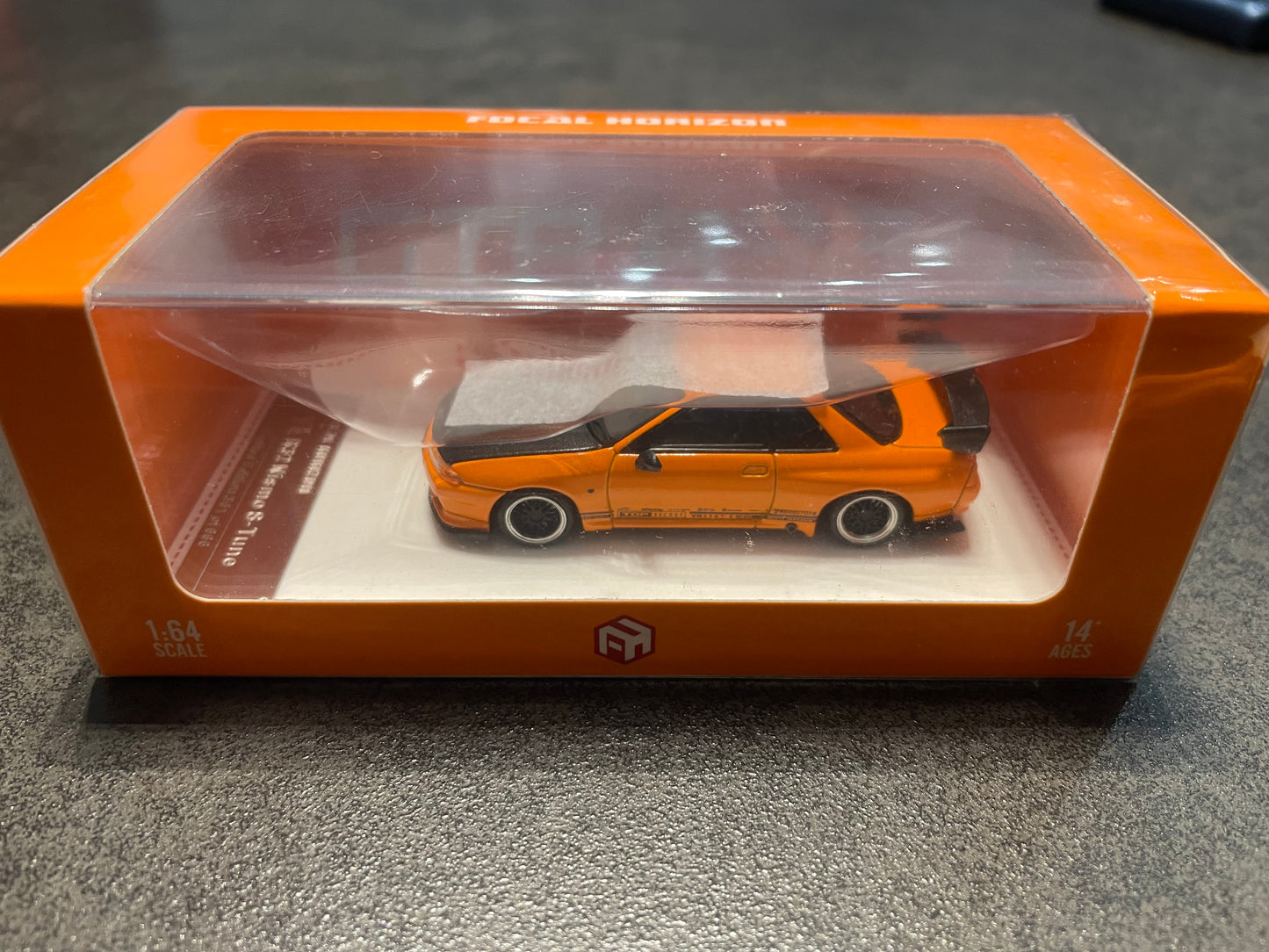 Focal Horizon FH - 1:64 Skyline GT-R 3rd generation R32, Top Secret modified version VR32 diecast model car - Carbon Hood Orange