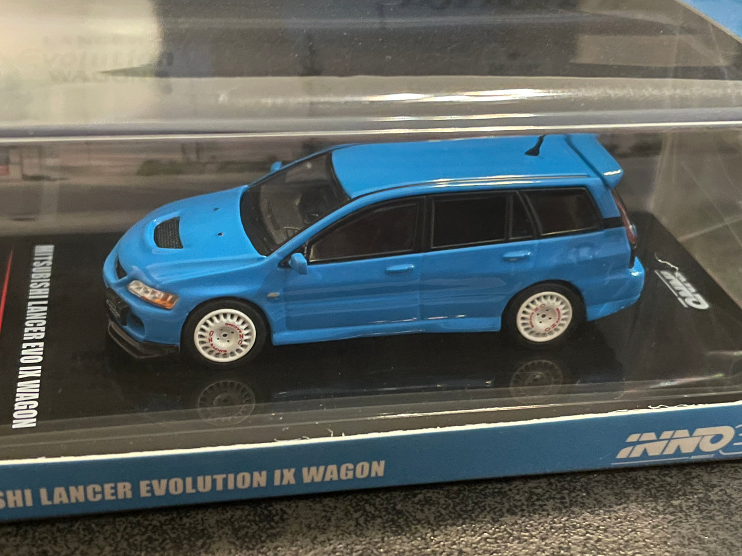 INNO64 - 1/64 MITSUBISHI LANCER EVOLUTION IX WAGON BLUE DIECAST SCALE MODEL CAR