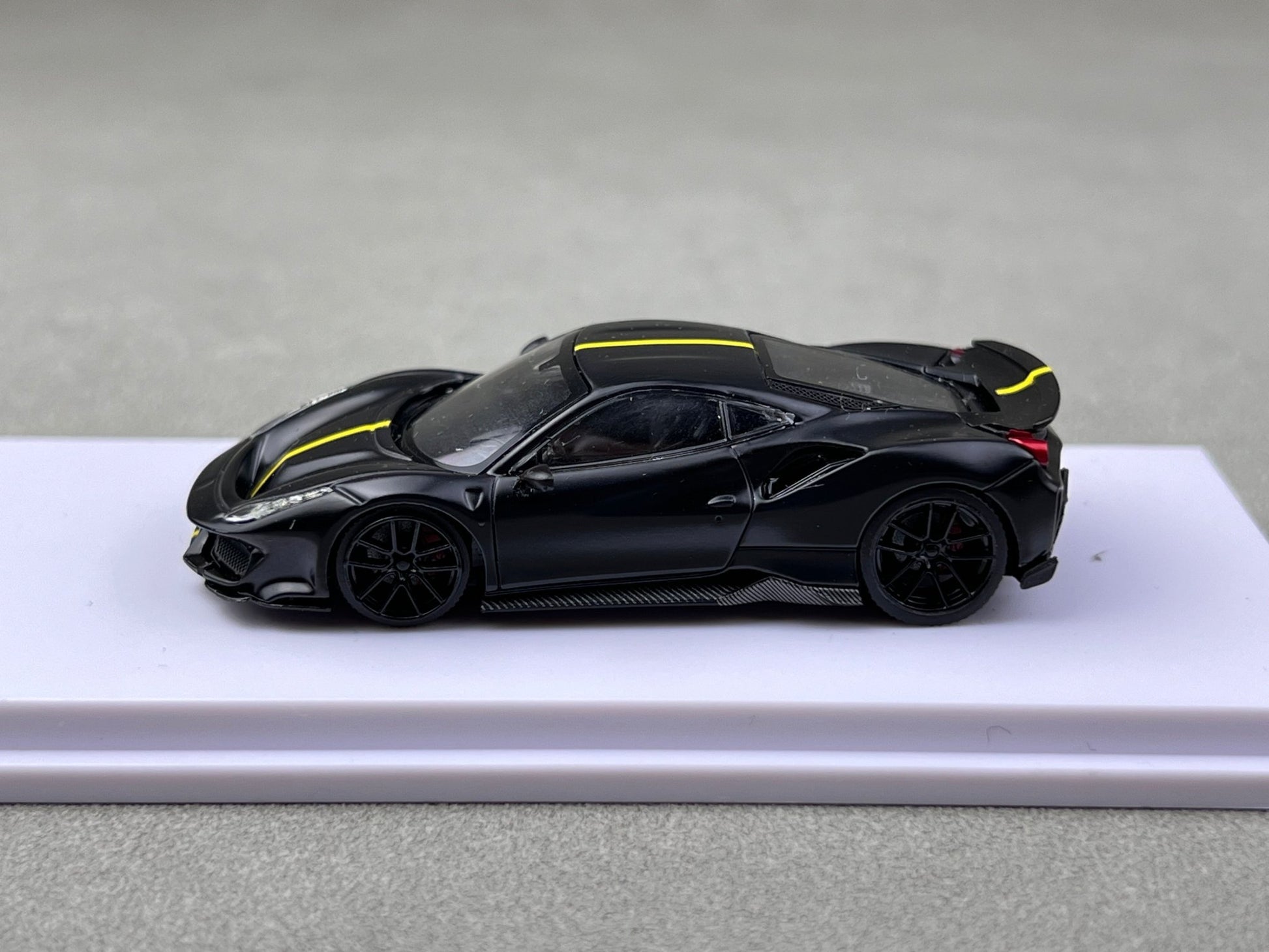 [ PREORDER ] DCM - 1/64 Ferrari Novitec 488 Pista diecast model car - matte black - MODEL CAR UKMODEL CAR#INNO64##TARMAC##diecast_model#