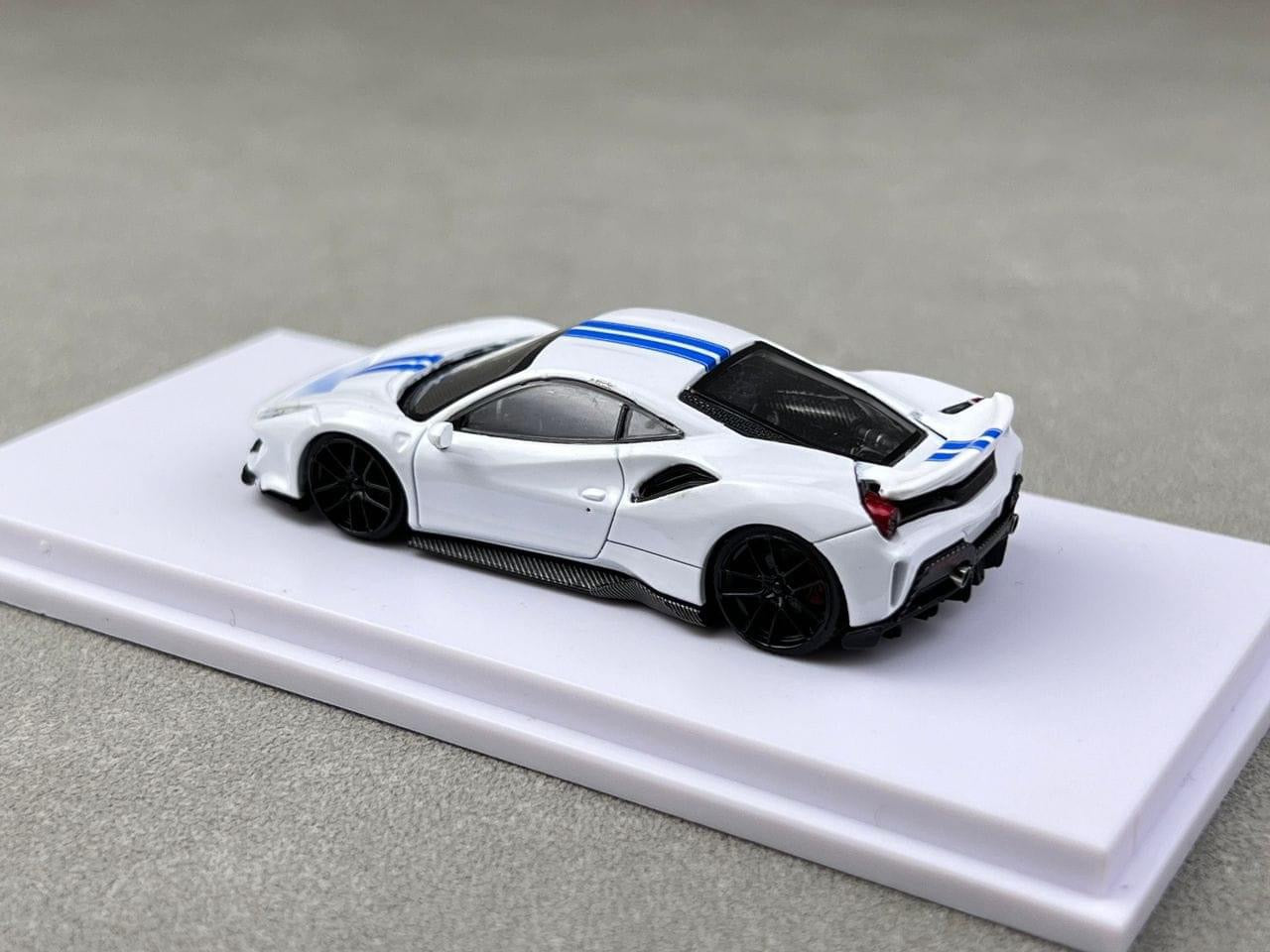 [ PREORDER ] DCM - 1/64 Ferrari Novitec 488 Pista diecast model car - pure white and blue stripes - MODEL CAR UKMODEL CAR#INNO64##TARMAC##diecast_model#