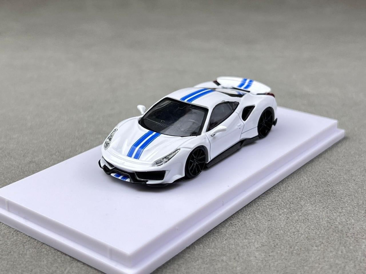 [ PREORDER ] DCM - 1/64 Ferrari Novitec 488 Pista diecast model car - pure white and blue stripes - MODEL CAR UKMODEL CAR#INNO64##TARMAC##diecast_model#