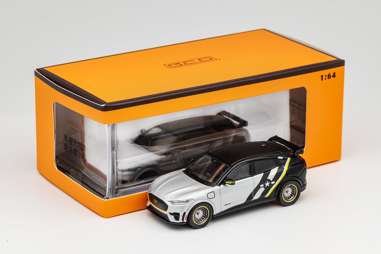 [ PREORDER ] GCD - 1/64 Mustang Mach-E LHD diecast model.(With roof suitcase) - P51 fighter commemorative livery - MODEL CARS UKMODEL CAR#INNO64##TARMAC##diecast_model#