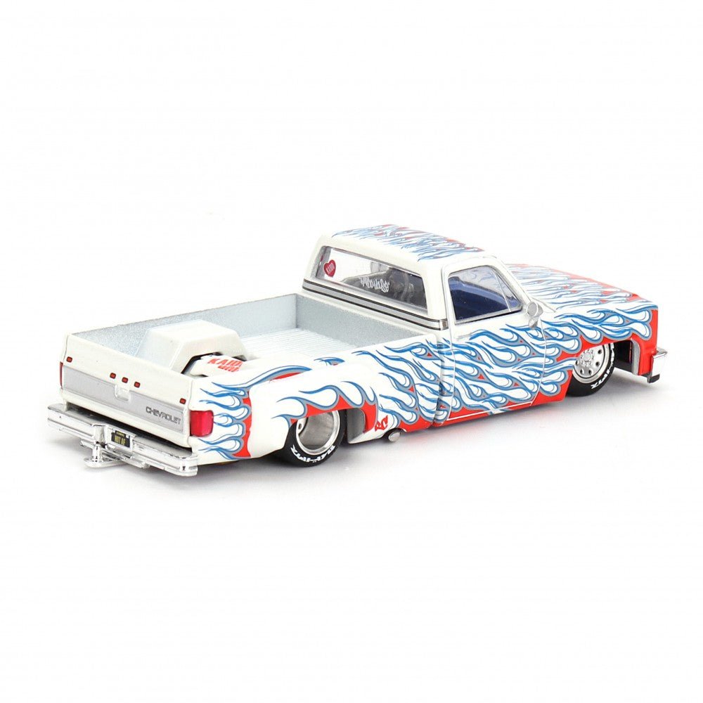 [PREORDER] Kaido House X MINI GT - Chevrolet Silverado Dually on Fire V2 DIECAST SCALE MODEL CAR - KHMG157 - MODEL CARS UKMODEL CAR#INNO64##TARMAC##diecast_model#