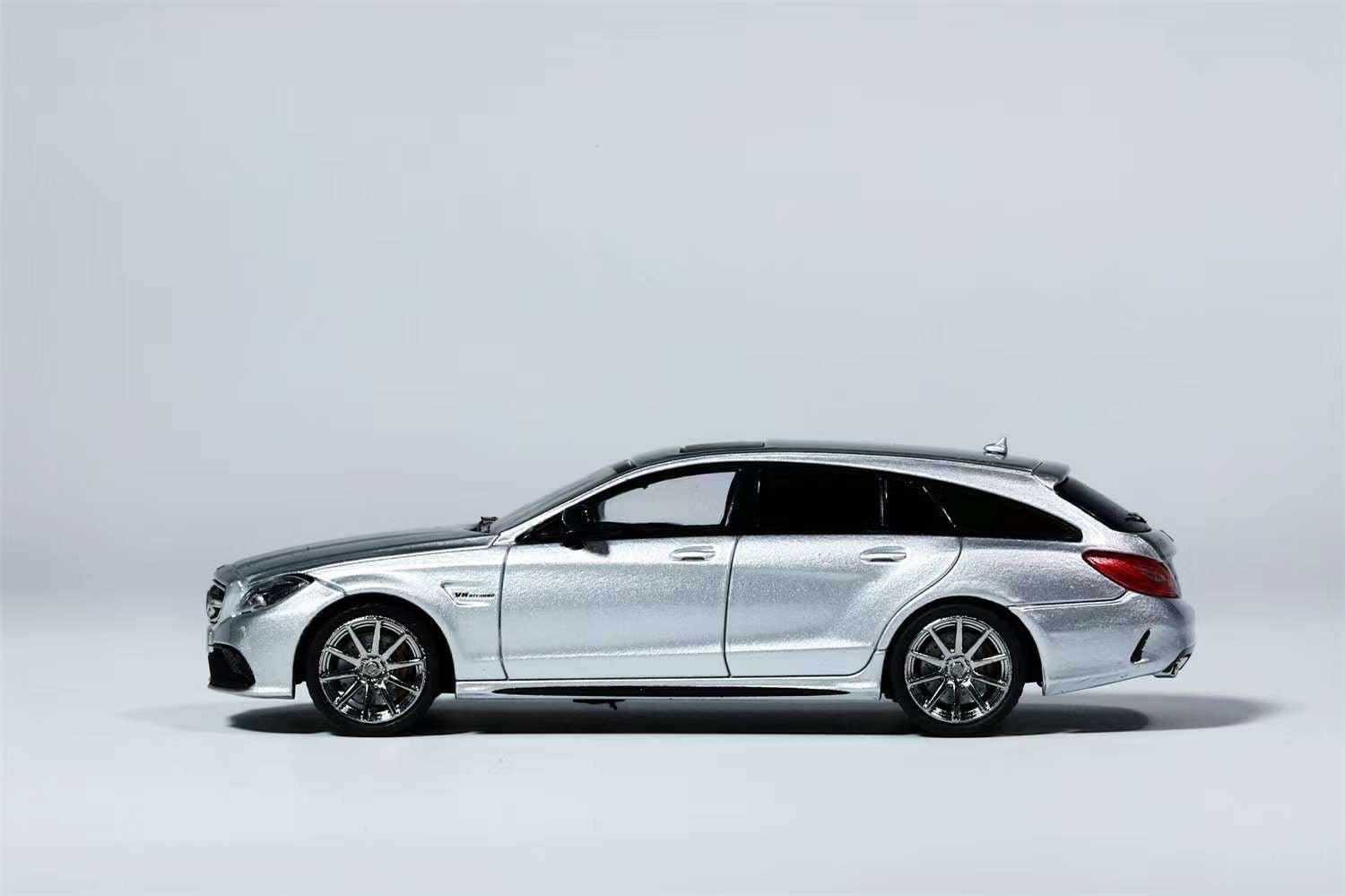 [ PREORDER ] King Model - 1/64 Mercedes - Benz CLS63 Shooting brake diecast model car - Silver - MODEL CARS UKMODEL CAR#INNO64##TARMAC##diecast_model#