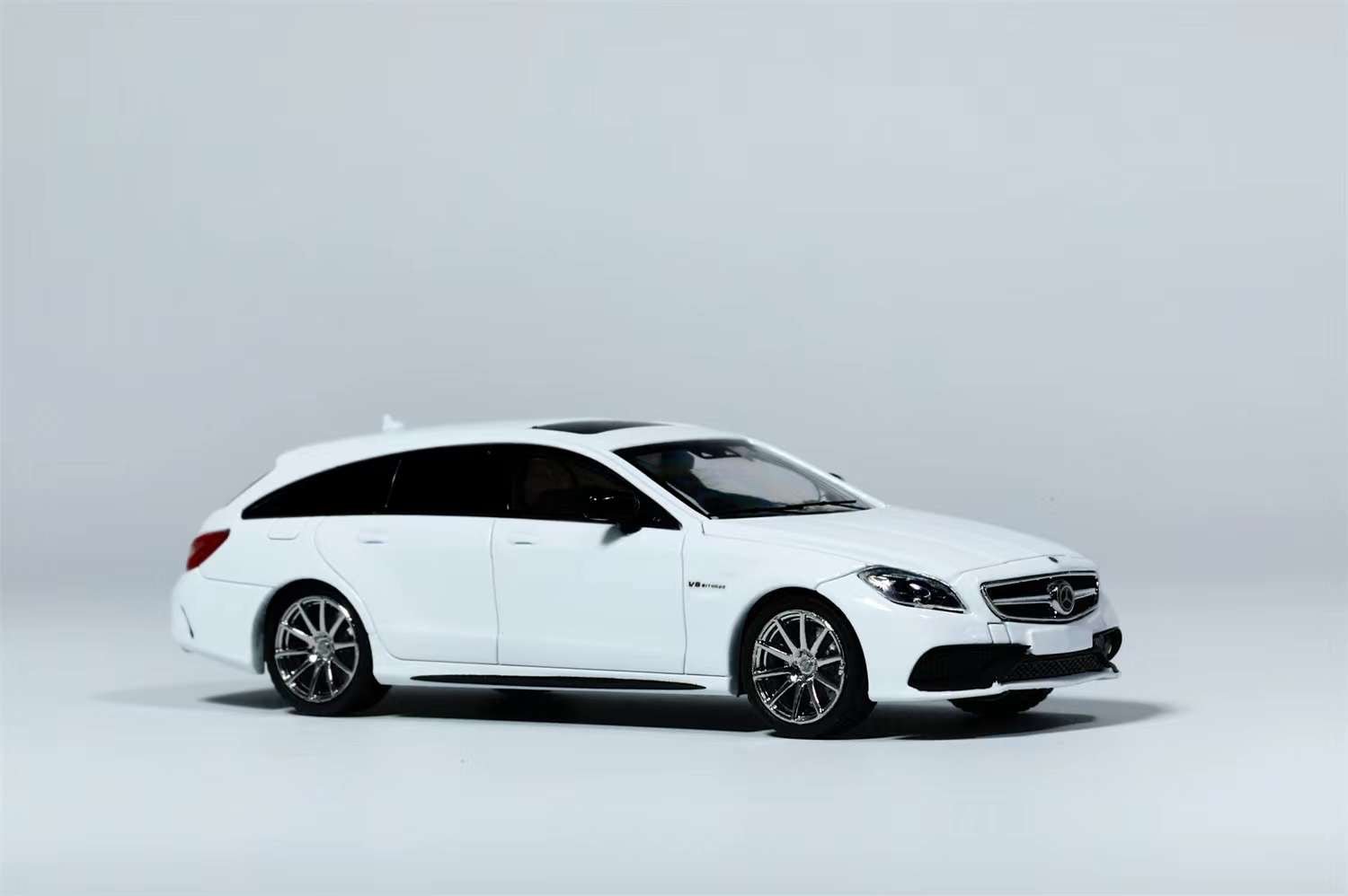 [ PREORDER ] King Model - 1/64 Mercedes - Benz CLS63 Shooting brake diecast model car - WHITE - MODEL CARS UKMODEL CAR#INNO64##TARMAC##diecast_model#