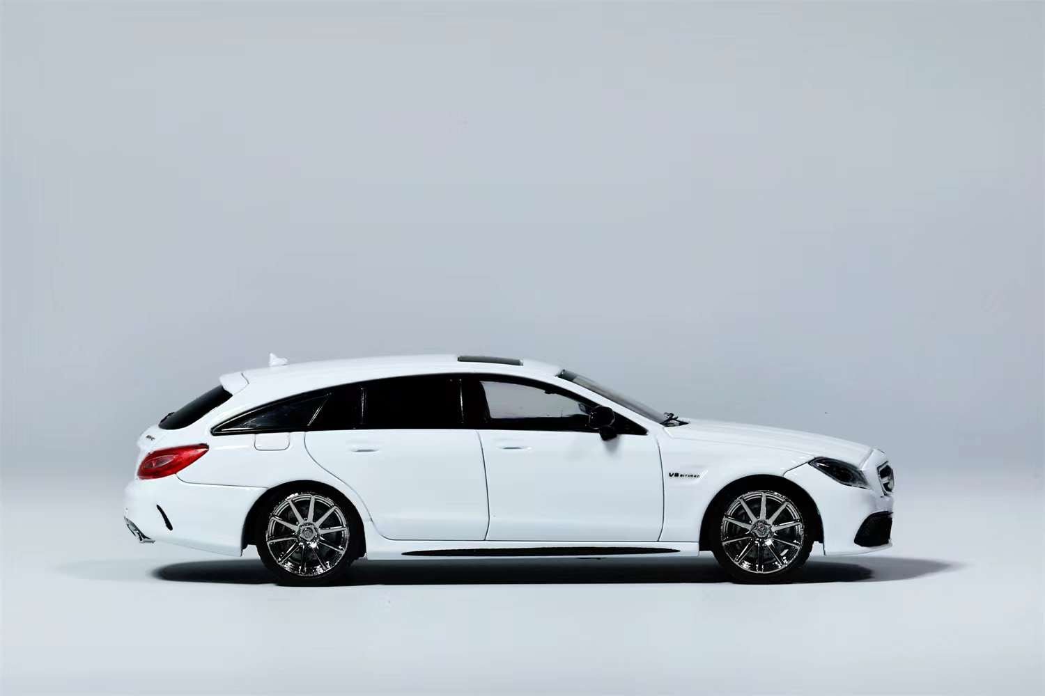 [ PREORDER ] King Model - 1/64 Mercedes - Benz CLS63 Shooting brake diecast model car - WHITE - MODEL CARS UKMODEL CAR#INNO64##TARMAC##diecast_model#