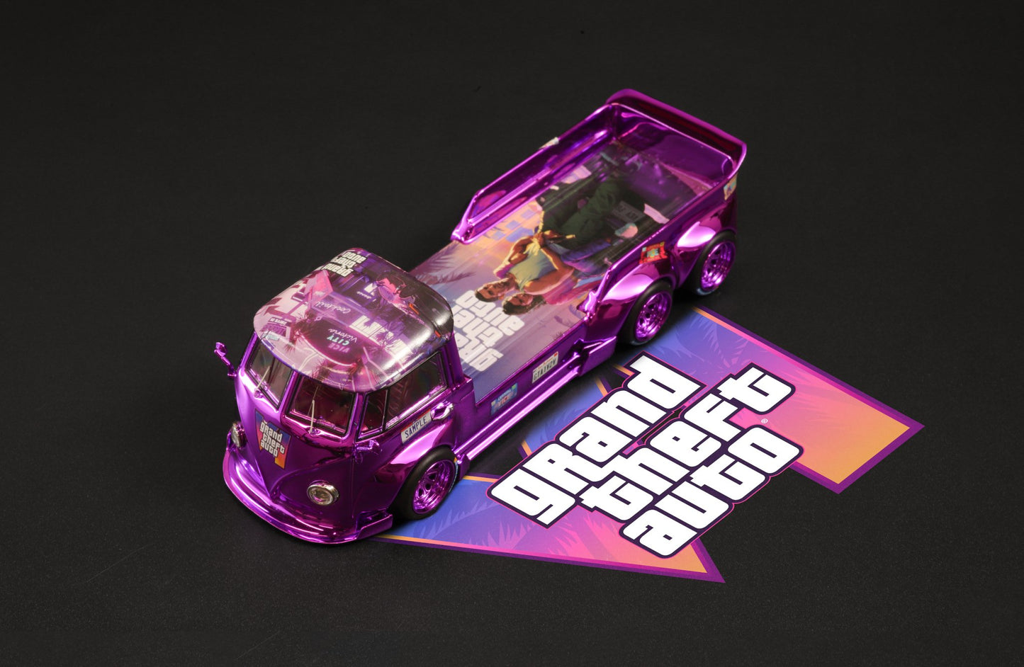 [ PREORDER ] Liberty64 - 1/64 VW T1 TOW TRAILER - LIVERY GTA 6 diecast model car - Chrome purple - MODEL CARS UKMODEL CAR#INNO64##TARMAC##diecast_model#