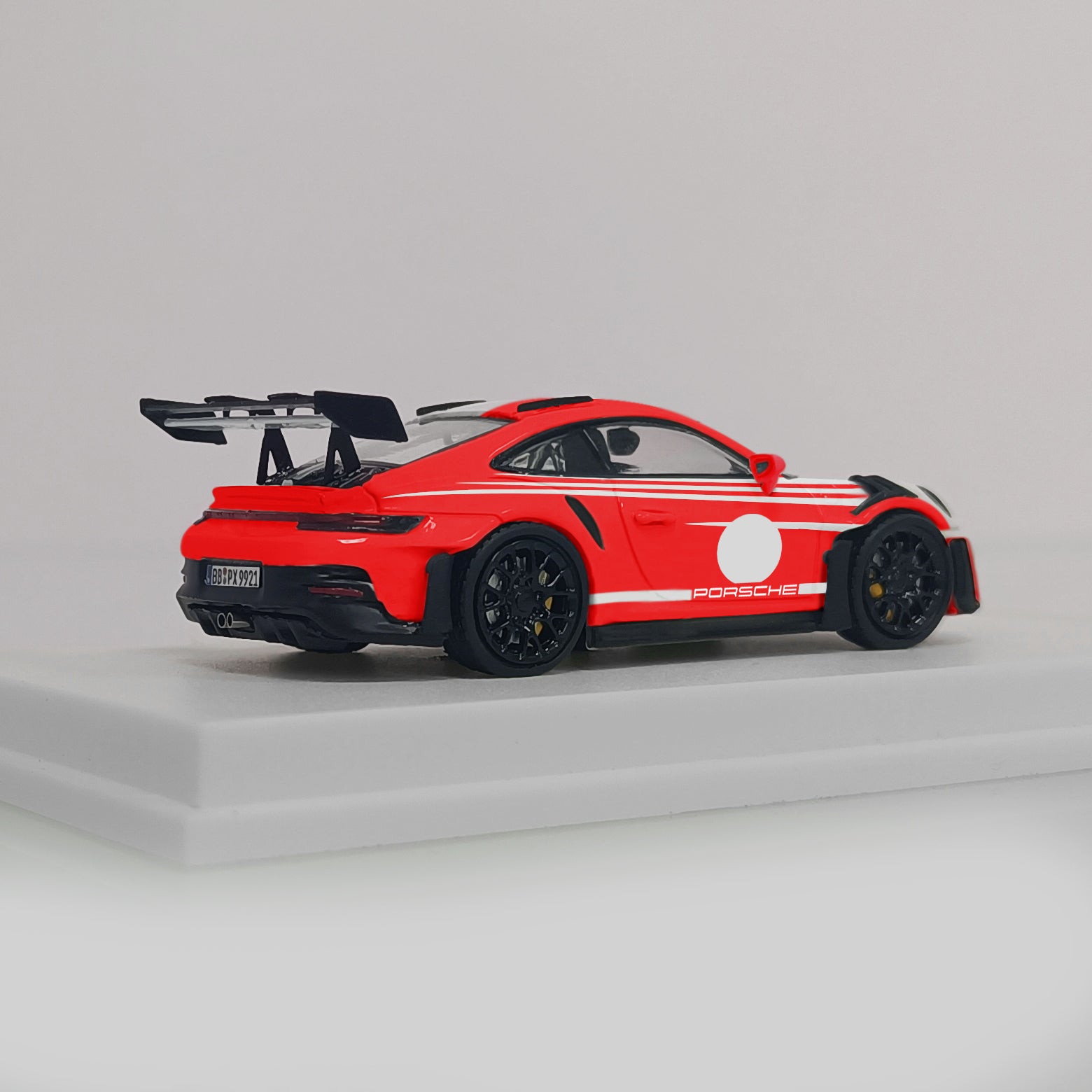 [ PREORDER ] LMLF - 1:64 Porsche 911 992 GT3 RS diecast model car - Red&White - MODEL CARS UKMODEL CAR#INNO64##TARMAC##diecast_model#