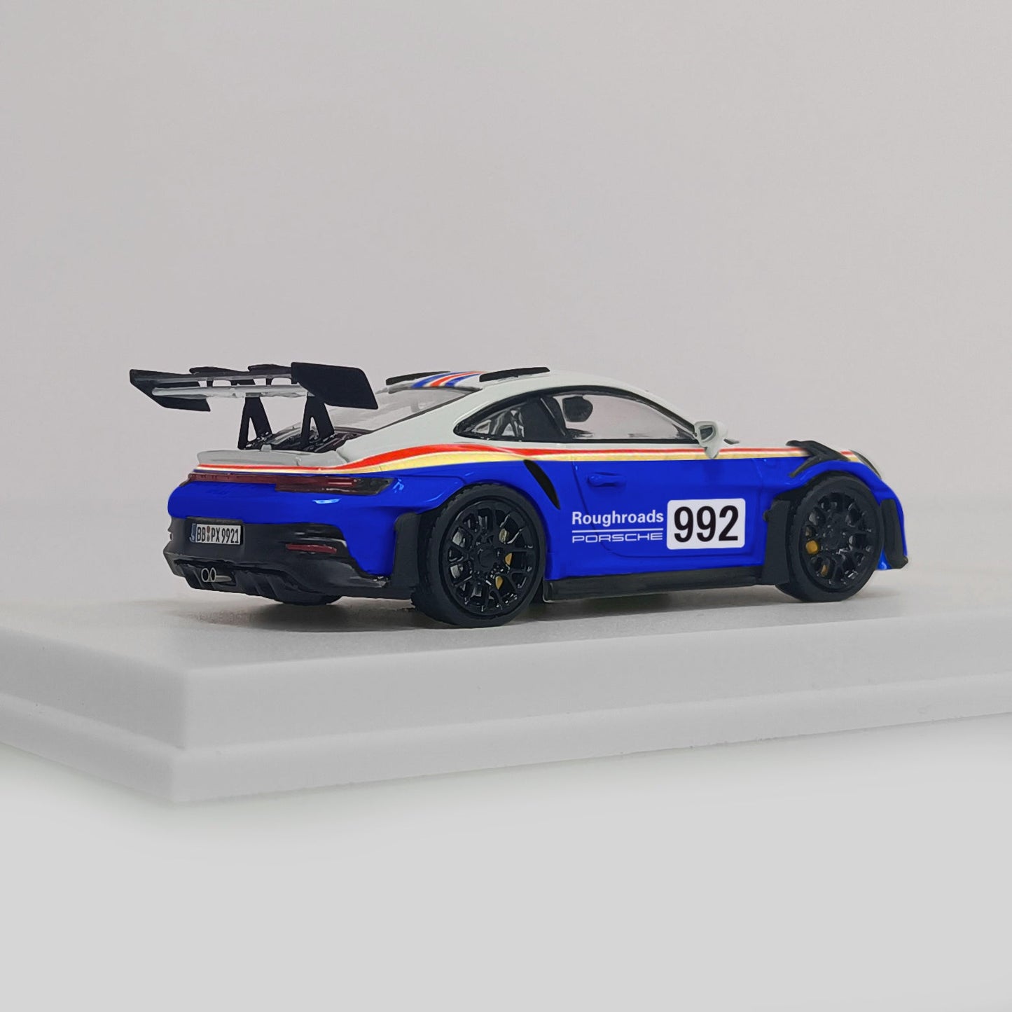 [ PREORDER ] LMLF - 1:64 Porsche 911 992 GT3 RS diecast model car - Rothmans #992 - MODEL CARS UKMODEL CAR#INNO64##TARMAC##diecast_model#