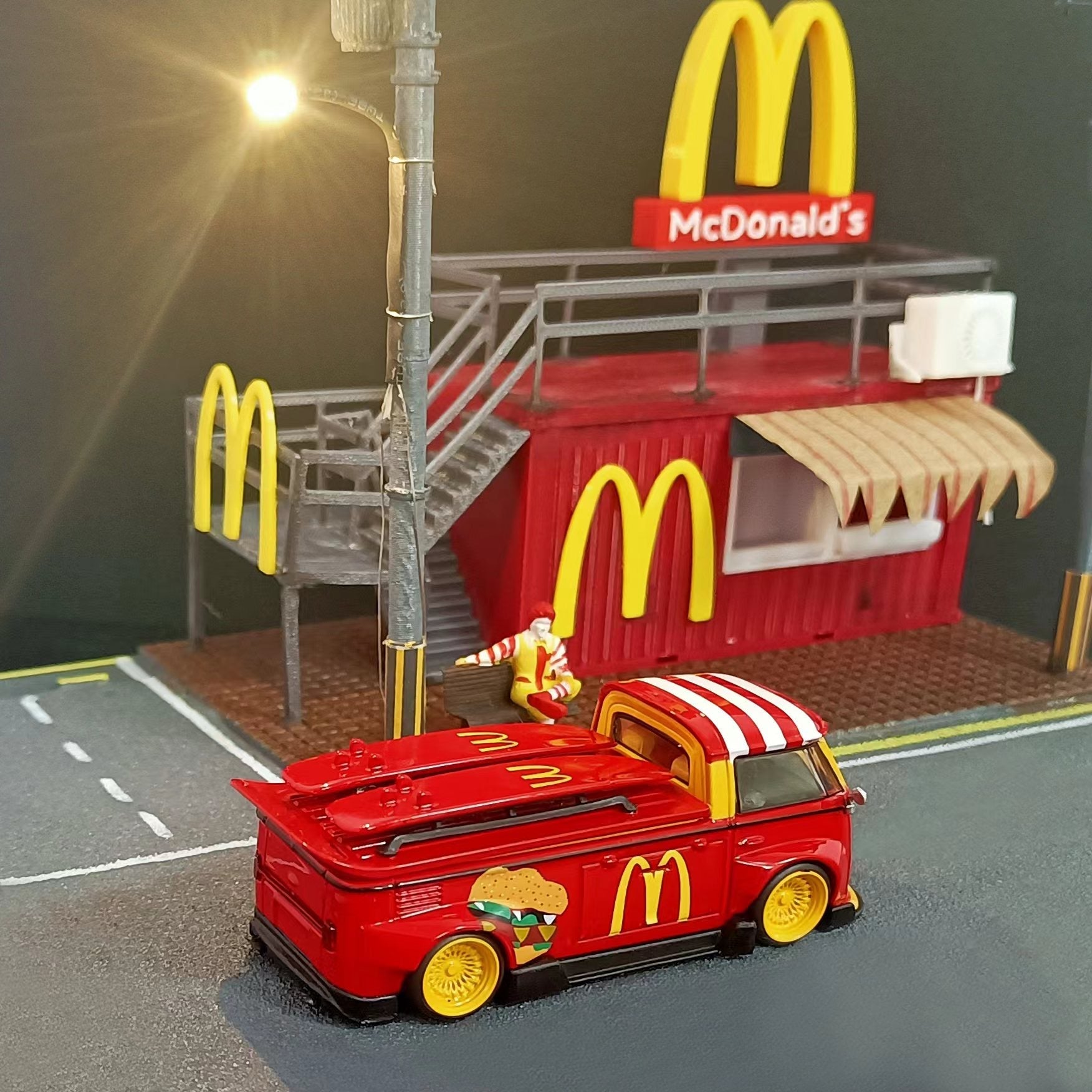 [ PREORDER ] LMLF - 1:64 Volkswagen T1 pickup truck McDonald's LIVERY diecast model car - MODEL CARS UKMODEL CAR#INNO64##TARMAC##diecast_model#