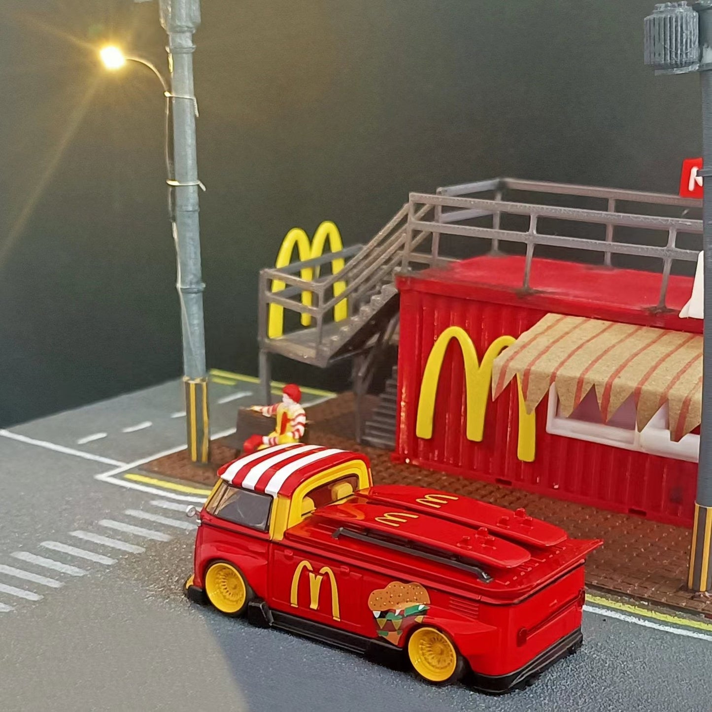 [ PREORDER ] LMLF - 1:64 Volkswagen T1 pickup truck McDonald's LIVERY diecast model car - MODEL CARS UKMODEL CAR#INNO64##TARMAC##diecast_model#