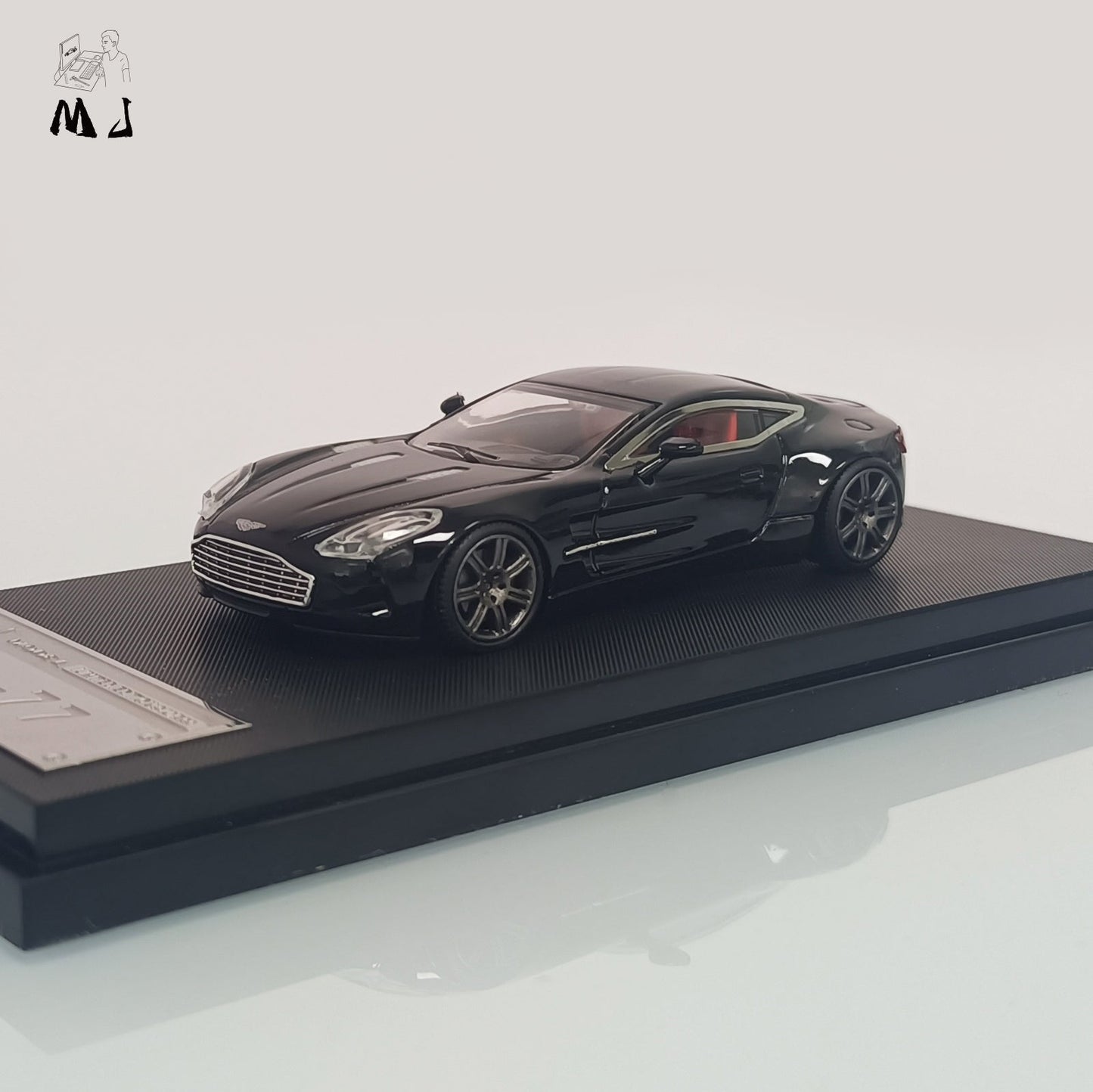 [ PREORDER ] MJ - 1/64 Aston Martin ONE77 diecast model car - Black - MODEL CARS UKMODEL CAR#INNO64##TARMAC##diecast_model#