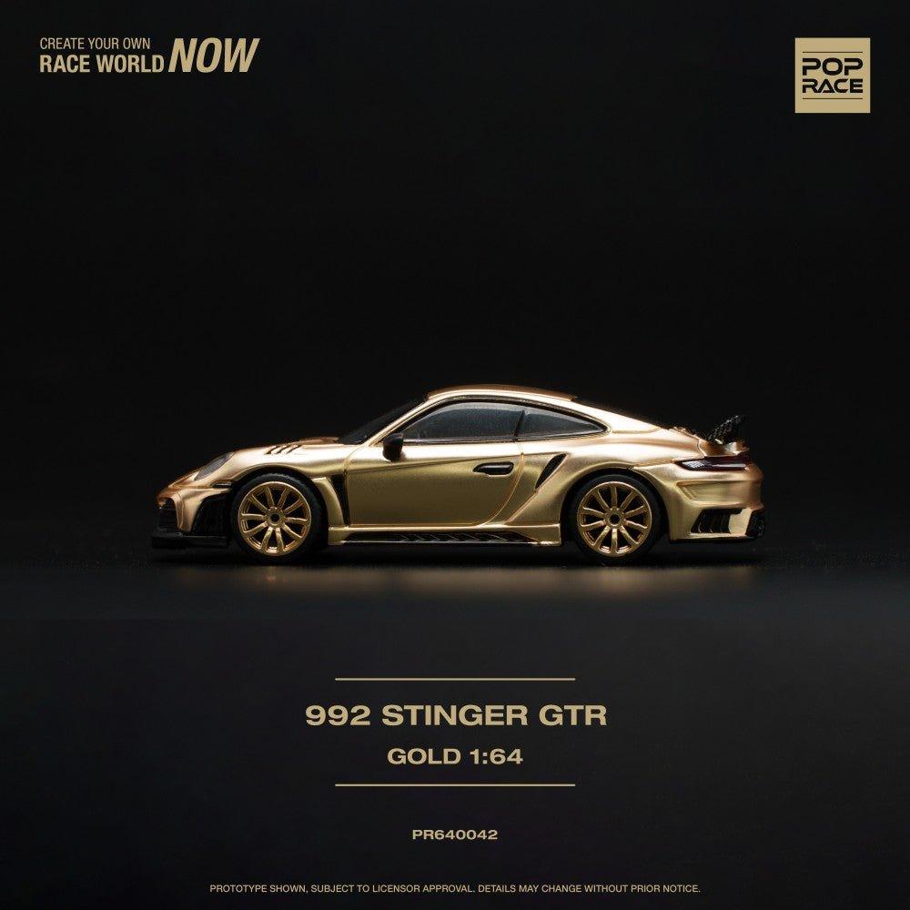 [PREORDER] POP RACE - 1/64 STINGER 992 GOLD - PR640042 - MODEL CAR UKMODEL CAR#INNO64##TARMAC##diecast_model#