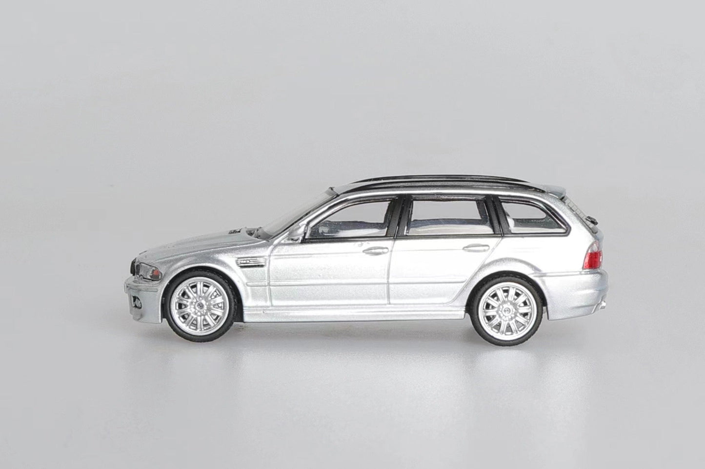 [ PREORDER ] Stance Hunters SH 1/64 - BMW E46 Wagon diecast model - A/Silver+silver wheel - MODEL CARS UKMODEL CAR#INNO64##TARMAC##diecast_model#