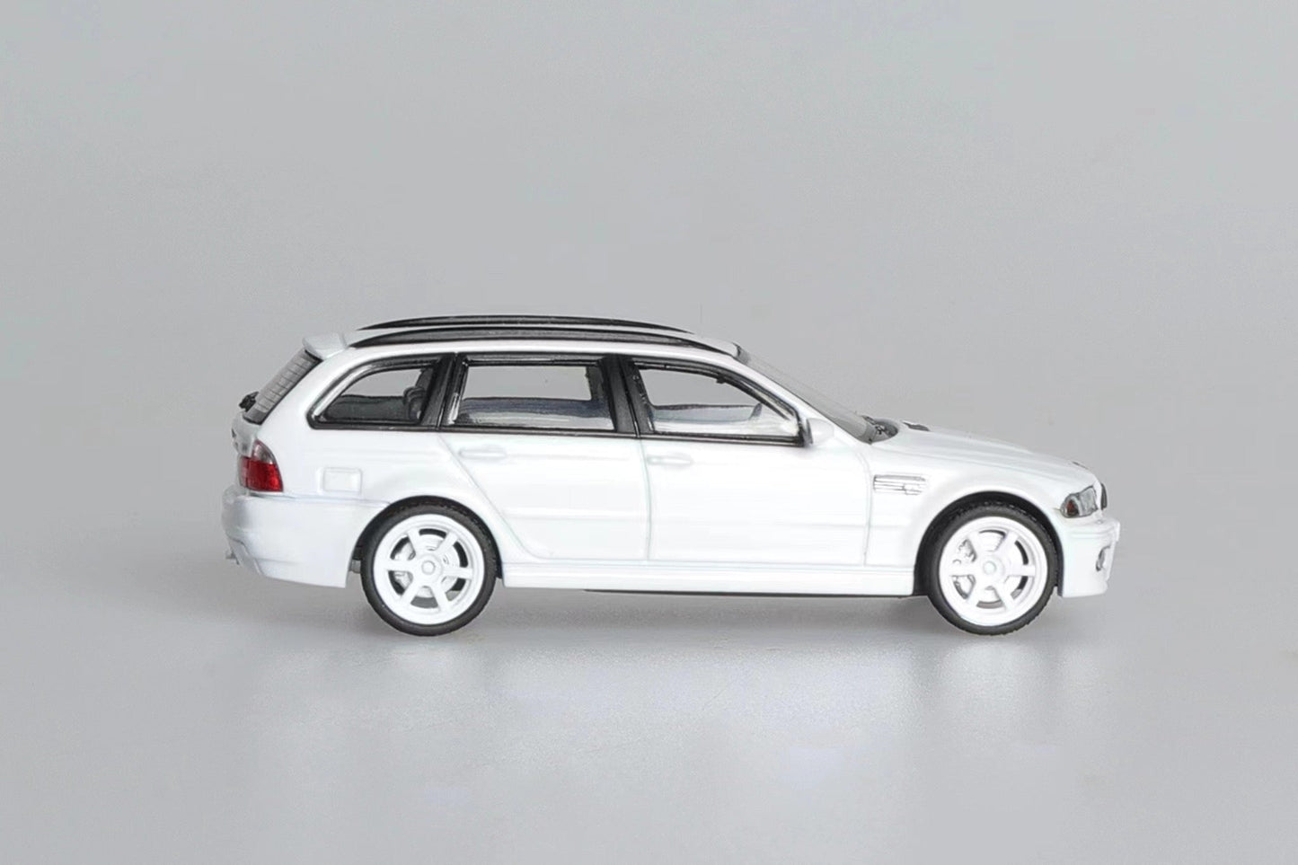 [ PREORDER ] Stance Hunters SH 1/64 - BMW E46 Wagon diecast model - F/White+white TE37 - MODEL CARS UKMODEL CAR#INNO64##TARMAC##diecast_model#