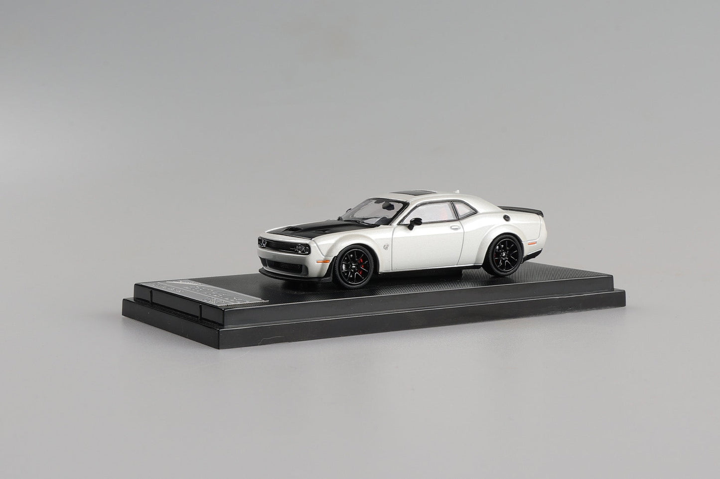 [ PREORDER ] Stance Hunters SH 1/64 - Dodge SRT Hellcat diecast model - Pearl White - MODEL CARS UKMODEL CAR#INNO64##TARMAC##diecast_model#