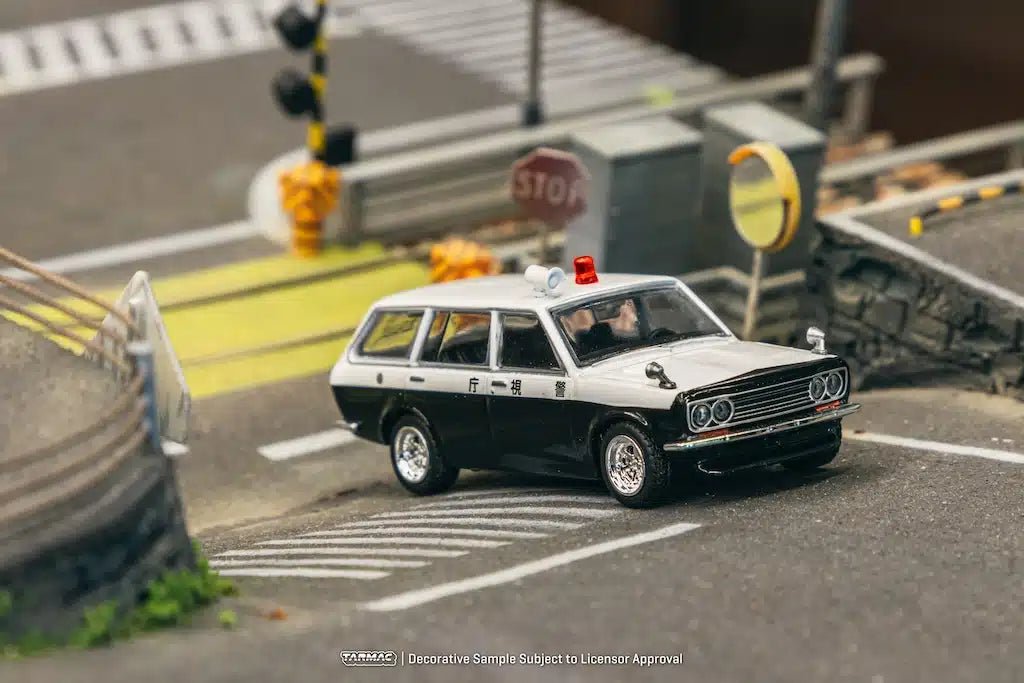 [PREORDER] Tarmac Works - 1/64 Datsun Bluebird 510 Wagon Japan Police Car DIECAST SCALE MODEL CAR - T64G - 026 - PC - MODEL CARS UKMODEL CAR#INNO64##TARMAC##diecast_model#