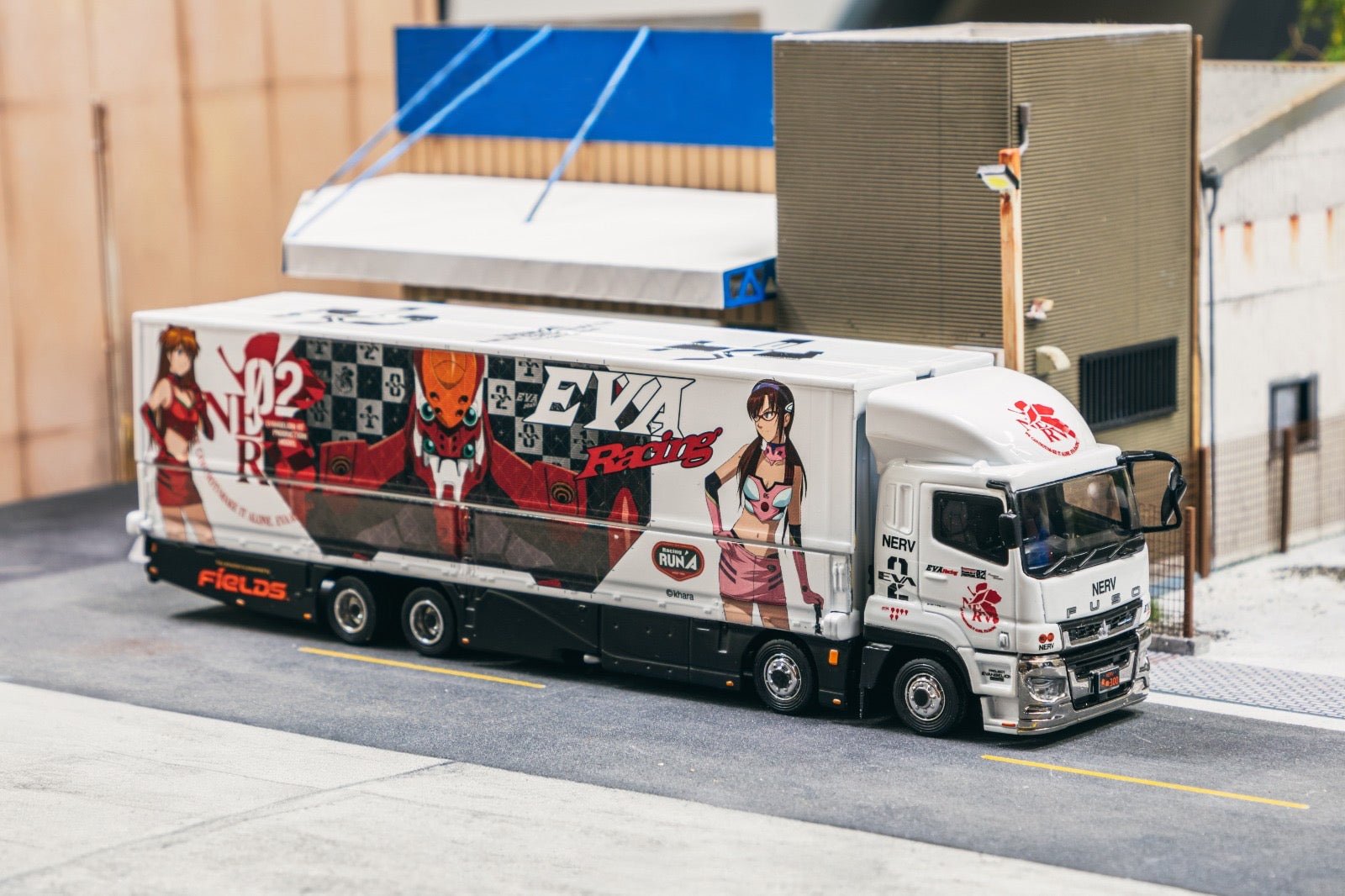 [PREORDER] Tarmac Works - 1/64 Mitsubishi Fuso Super Great EVA Racing - MODEL CAR UKMODEL CAR#INNO64##TARMAC##diecast_model#