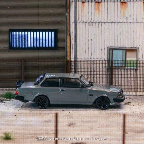 [PREORDER] Tarmac Works - 1/64 Volvo 242 Custom Grey DIECAST SCALE MODEL CAR - T64R - 050 - GRY - MODEL CARS UKMODEL CAR#INNO64##TARMAC##diecast_model#